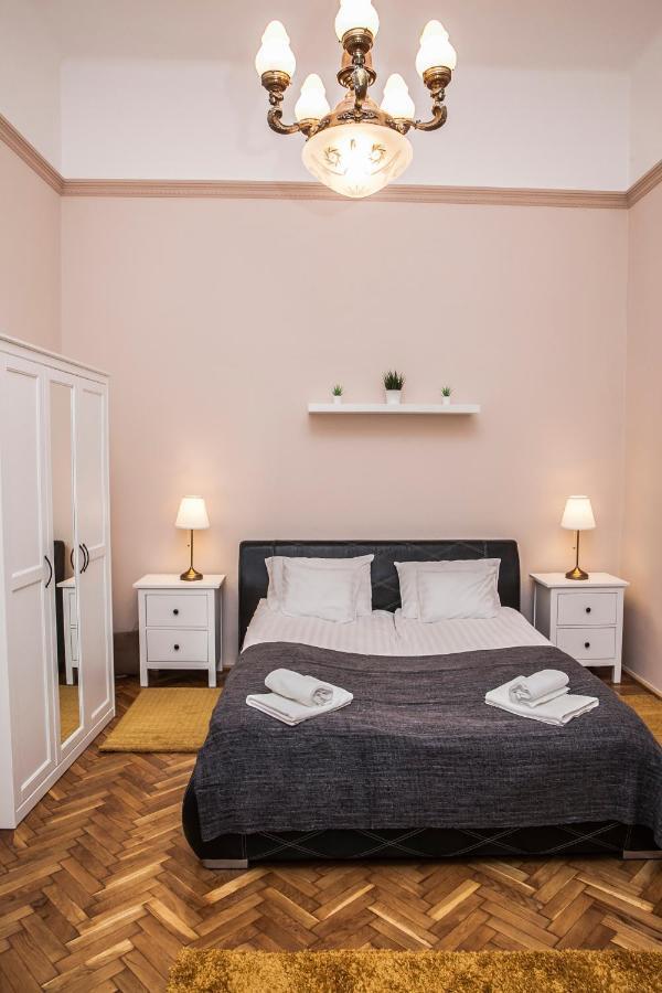 Fullmoon Apartments 1 セゲド エクステリア 写真