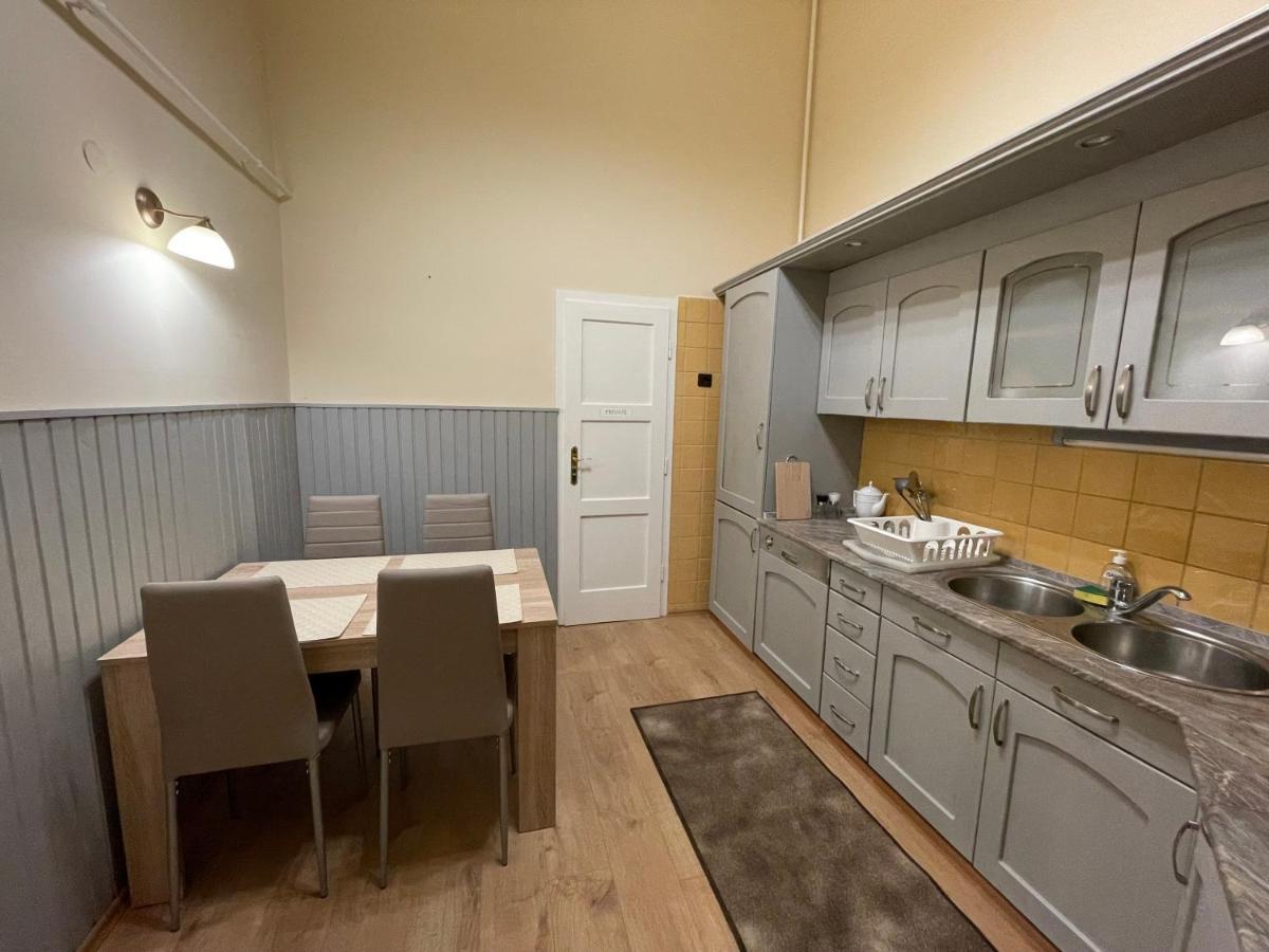 Fullmoon Apartments 1 セゲド エクステリア 写真